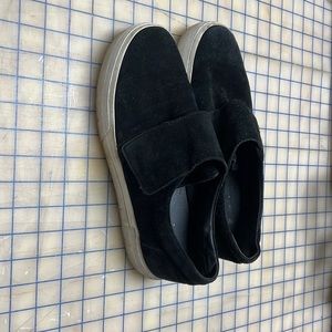 Vince Cage Suede Hook Loop Platform Shoe.Size 9.5